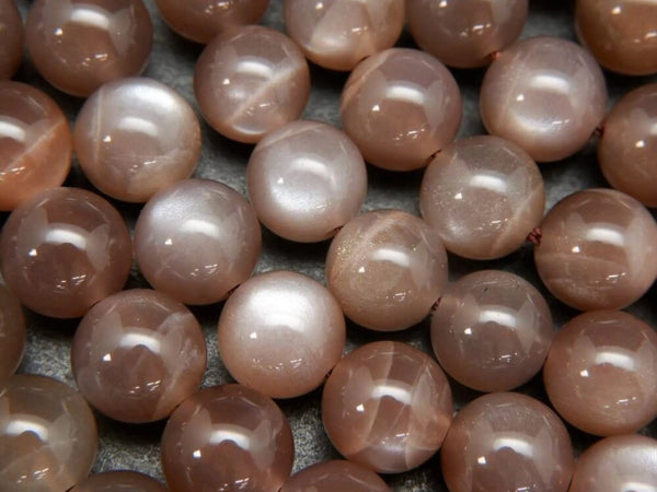 The Meaning and Benefits of Moonstones