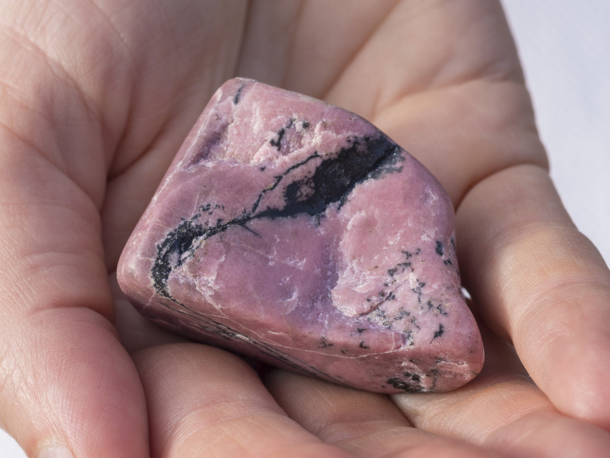 Rhodonite Meaning: Metaphysical Properties and Uses– Tejas Beads
