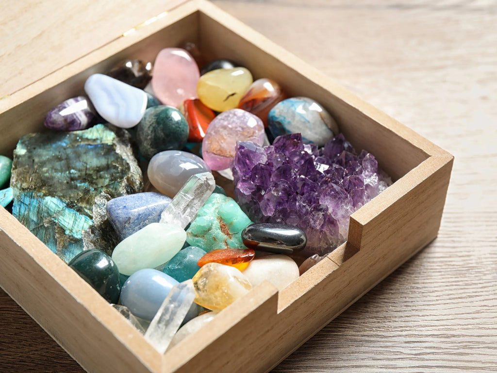 La Diferencia Entre Cristales Y Piedras Preciosas