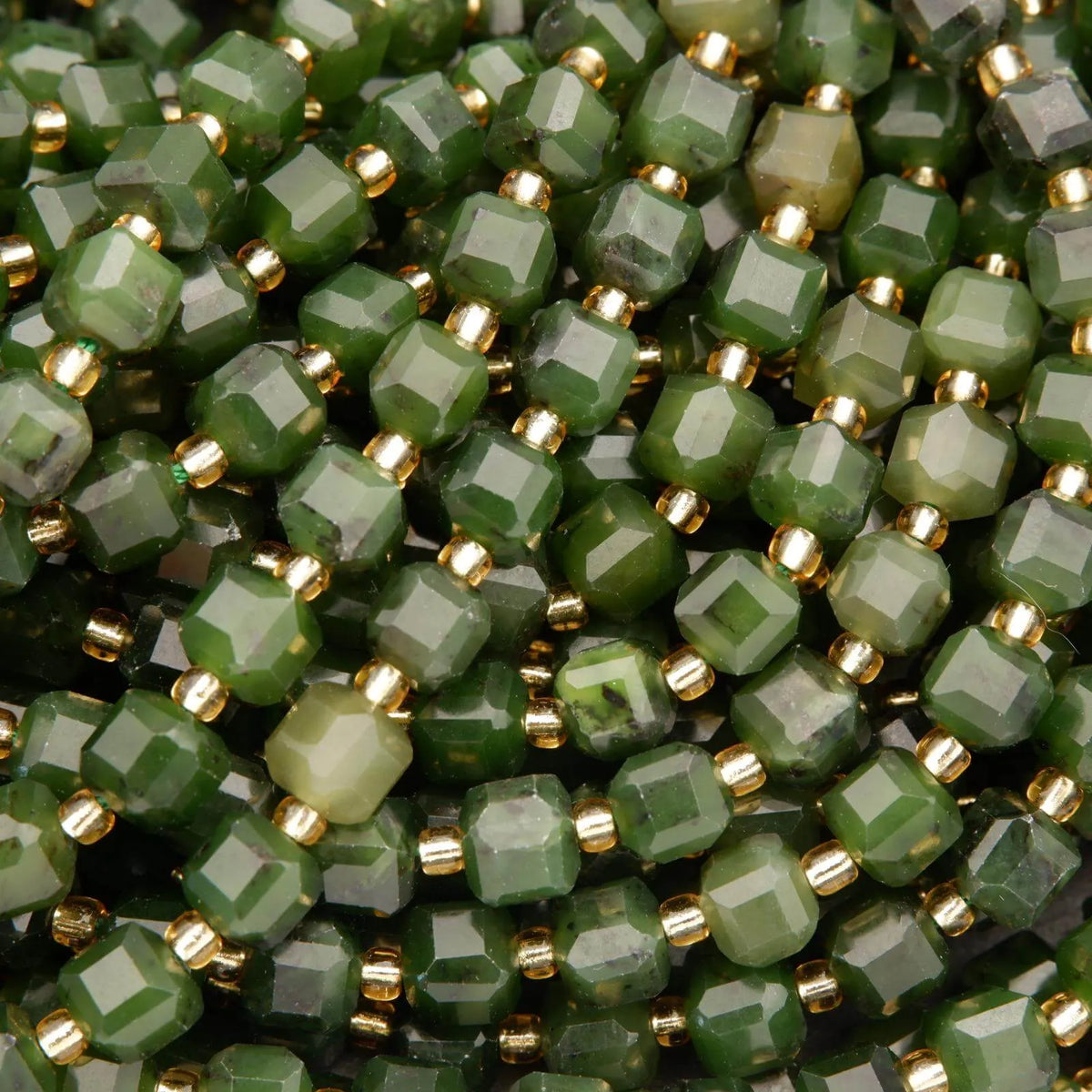 Collana Lunga In Giada Verde Naturale Sfaccettata - 3 File Da 4mm, 17-19''