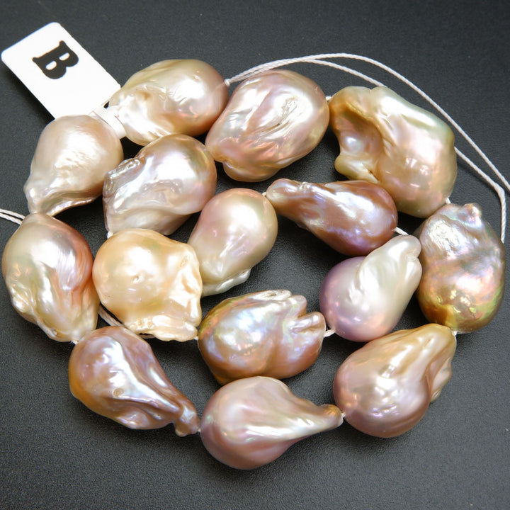 Pearl · Baroque · Champagne · 16mm, 20mm, Pearl, Tejas Beads