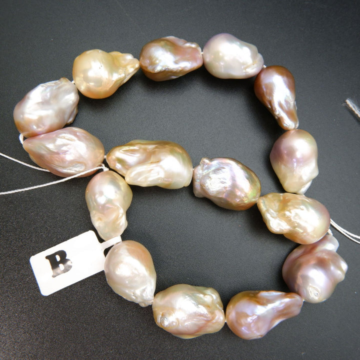 Pearl · Baroque · Champagne · 16mm, 20mm, Pearl, Tejas Beads