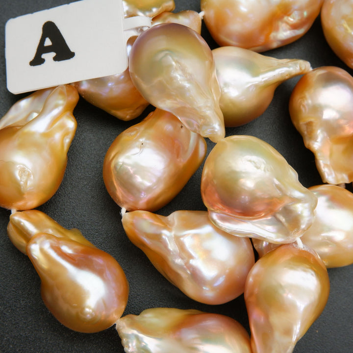 Pearl · Baroque · Champagne · 16mm, 20mm, Pearl, Tejas Beads