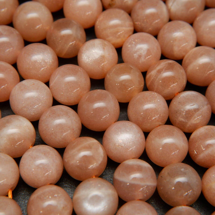 Creamy color peach moonstone beads.